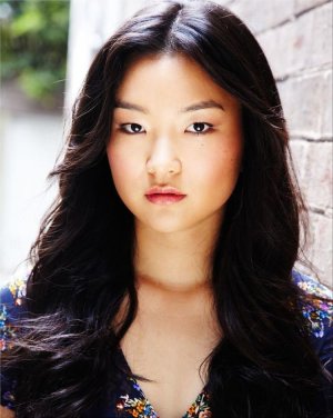 michelle-davidson-actress-5a87cd0b-3396-4a2d-b9e7-b3d7af82ed7-resize-750.jpg
