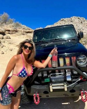 ArizonaJeepGirl.JPG