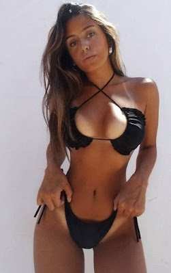 always_follow_the_tan_lines_640_high_09.jpg