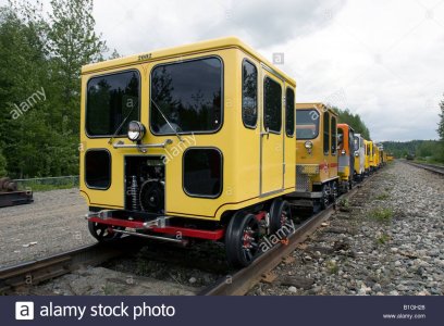 gasoline-powered-speeders-at-the-talkeetna-train-station-alaska-usa-B1GH28.jpg
