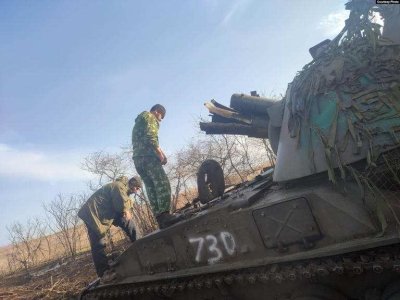 Blown up Russian artillery.jpg