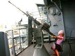 girl_machinegun_3.jpg
