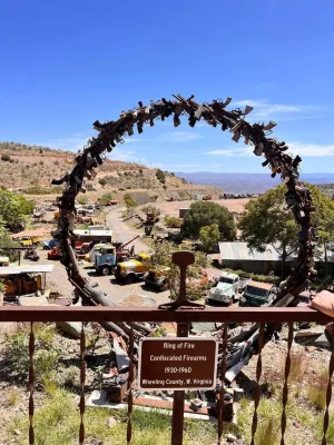 Jerome mining museum gun sculpture.webp Jerome mining museum gun sculpture.webp